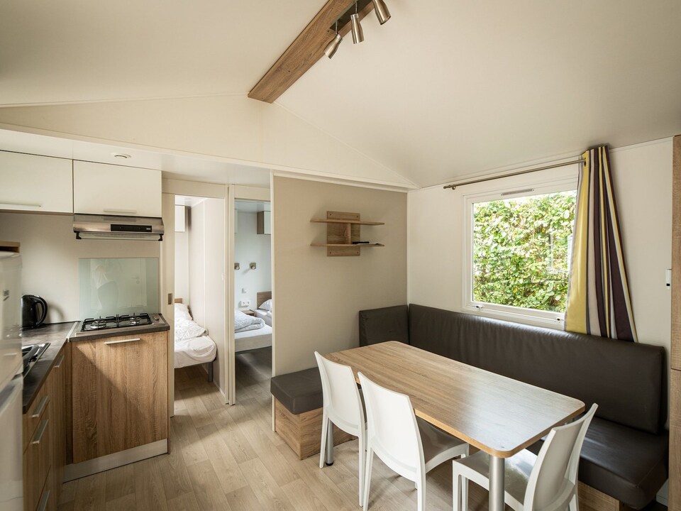 Chalet in Ardennes with Pool Access, Dochamps