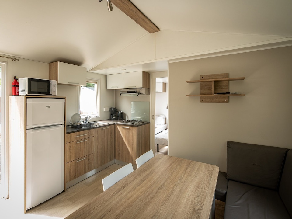 Chalet in Ardennes with Pool Access, Dochamps