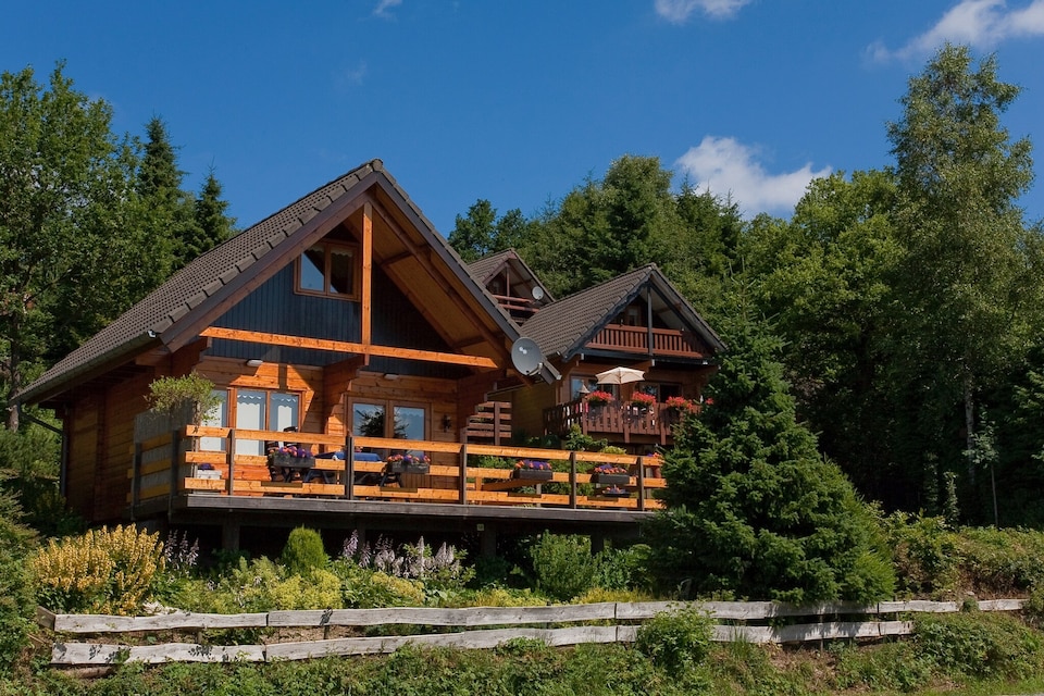 Apartment in Belgium with Scenic Views, Dochamps