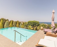 Villa in Chersonissos mit Salzwasserpool