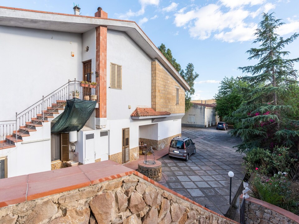 Villa in Enna with Private Pool & Scenic Views, Assoro