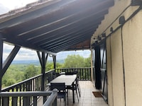 Ferienhaus in Altillac mit Pool und Garten