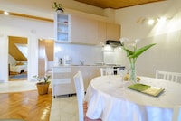 Apartment Matic - Two-Bedroom Apartment