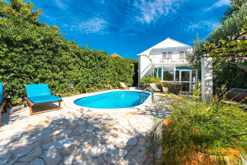 Villa Piano - Four Bedroom Villa with Terrace and Swimming Pool, Mlini