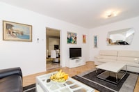 Apartment Iva - Two-Bedroom Apartment with Balcony and City View