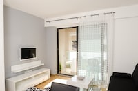 1 bedroom apartment with balcony