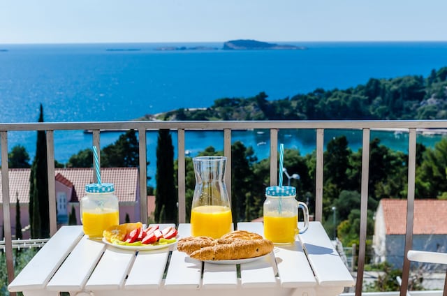 Apartments Knego - One Bedroom Apartment with Balcony and Sea View