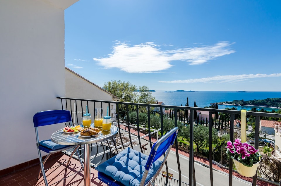 Apartments Knego - Comfort One Bedroom Apartment with Balcony and Sea View, Mlini