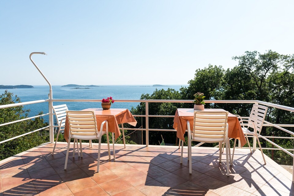 Villa Barbara - Studio with Terrace and Sea View (br.2), Mlini