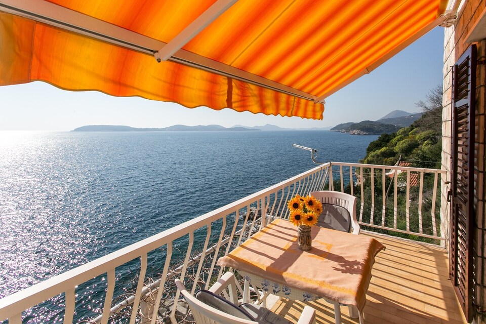 Apartments Neve - Two-Bedroom Apartment with Balcony and Sea View, Štikovica