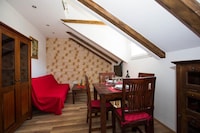 Villa Mia - One Bedroom Apartment (Top Floor)