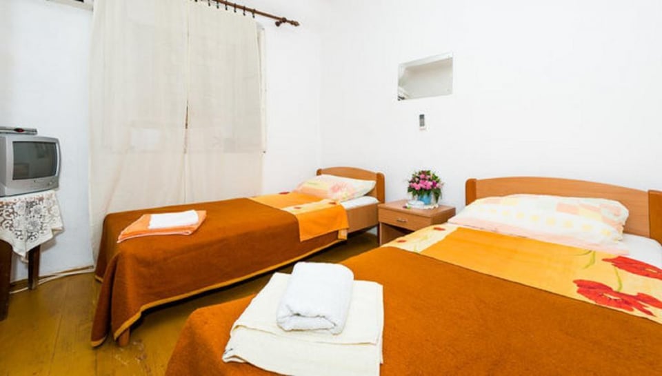 Rooms Kisic - Twin Room with Shared Bathroom, Dubrovnik