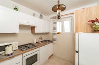 Villa Desin - Three Bedroom Apartment with Terrace and Garden View