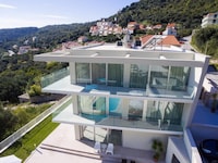 Villa Dupcic - Five-Bedroom Villa with Private Pool and Sea View
