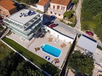 Villa Dupcic - Five-Bedroom Villa with Private Pool and Sea View