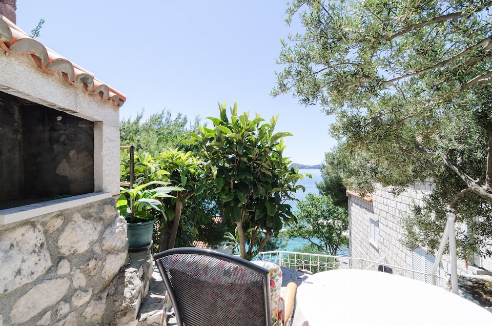 Guest House Daniela - Double Room with Terrace and Sea View - SOBA 8, Mlini