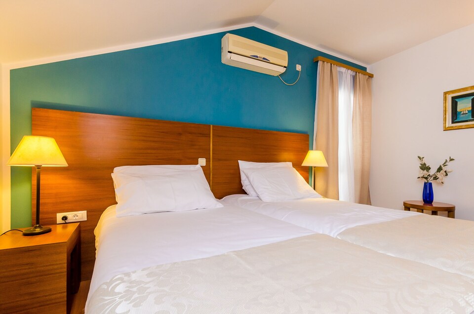 Pansion Srebreno - Double or Twin Room wth Balcony and City View 1, Mlini