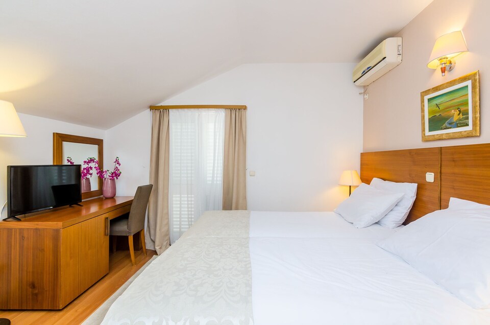 Pansion Srebreno - Double or Twin Room wth Balcony and City View 1, Mlini