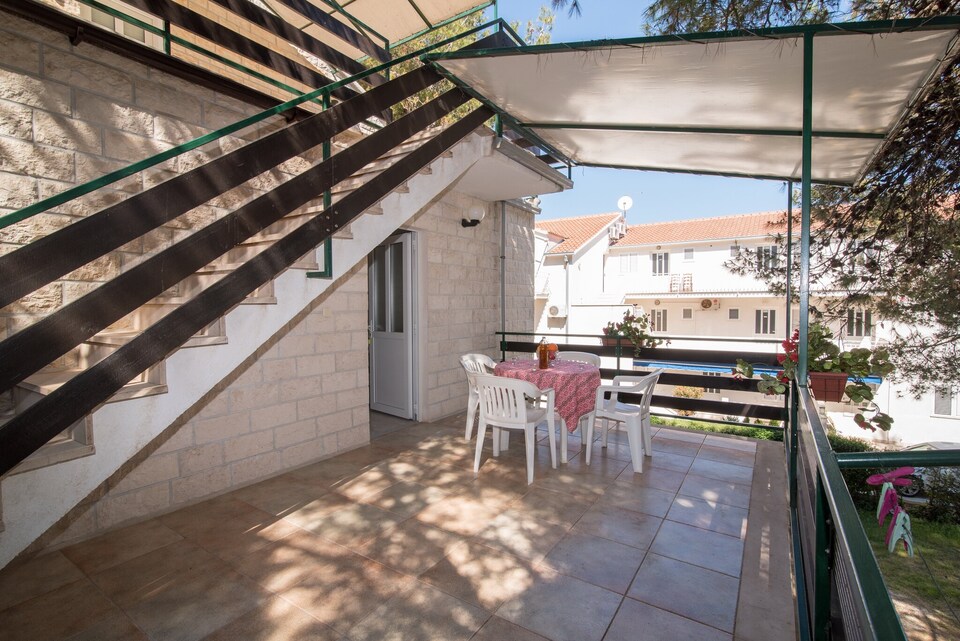 Apartments Pinija - Standard Two Bedroom Apartment with Terraces (A2) - (ST), Supetar