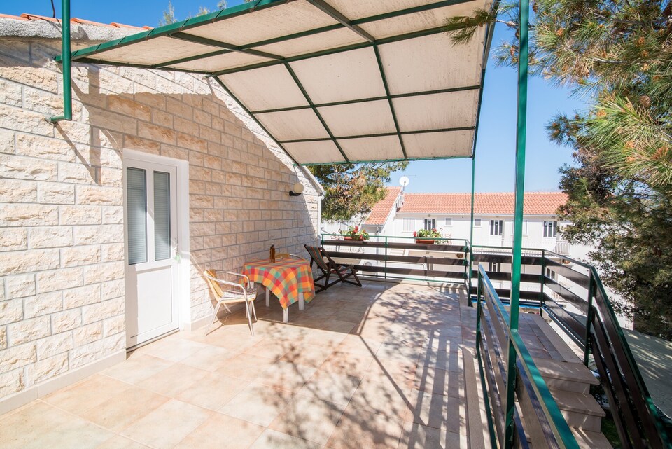 Apartments Pinija - Studio with Terrace (A3) - (ST), Supetar