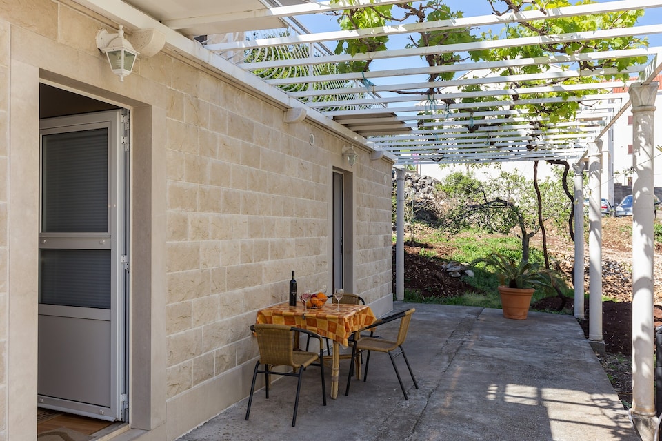 Apartments Milanović - Premium Studio Apartment with Terrace and Garden View, Cavtat