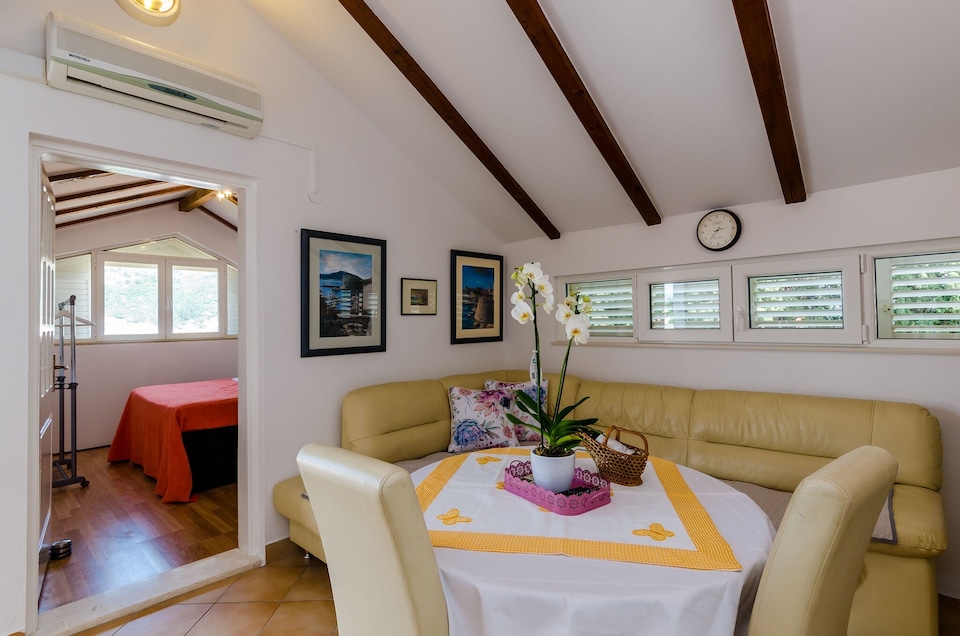 Apartment Marina View - One-Bedroom Apartment with Terrace and Sea View, Dubrovnik