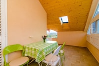 Apartments Donita - Comfort Two Bedroom Apartment with Balcony and Sea View