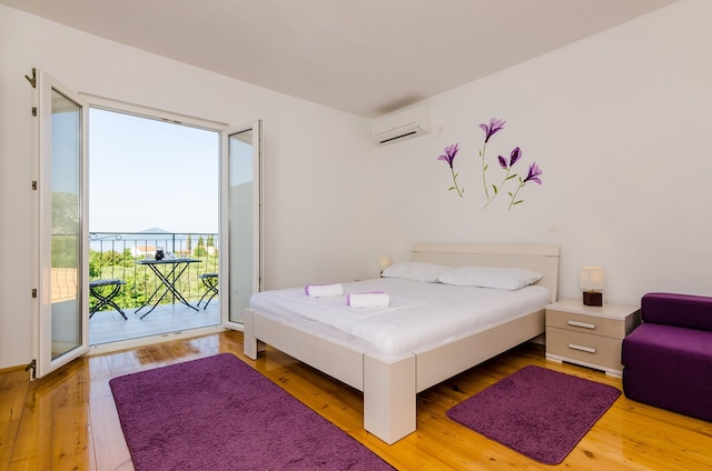 Apartment & Rooms Maždin - Triple Room with Balcony and Sea View ( Soba More ), Slano