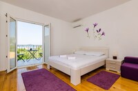 Apartment & Rooms Maždin - Triple Room with Balcony and Sea View ( Soba More )