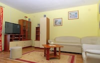 House Green Side Sunset- Four Bedroom House with Pool and Sea View