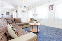 Magdales - Comfort Three Bedroom Apartment