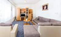 Magdales - Comfort Three Bedroom Apartment