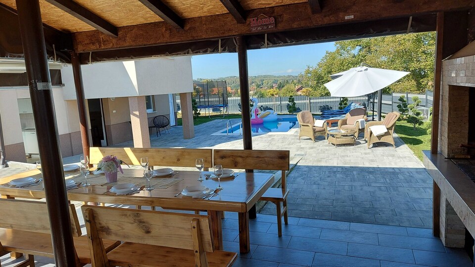 Holiday Home Gračec - Three  Bedroom Holiday Home with swimming pool, Veliko Trgovišće