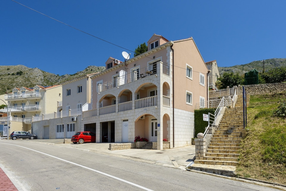 Apartments Maris-Comfort One Bedroom Apartment  with Terrace and Sea view, Plat