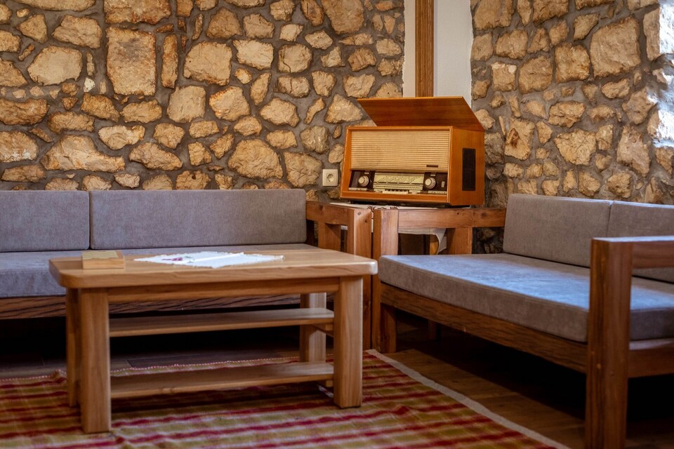 Villa Lazini Dvori - Two Bedroom Stone House Villa with Private Pool, Staševica