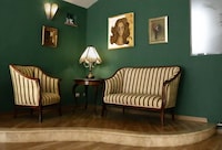 Luxury Suite Jasmin-Two Bedroom Suite with Hot Tub