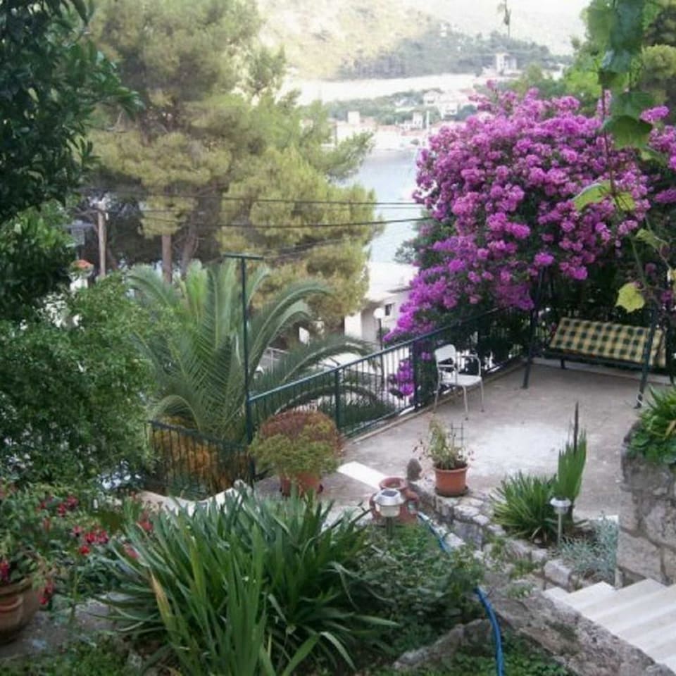 Apartments Laura Mljet - Comfort One Bedroom Apartment with Balcony and Sea View, Sobra