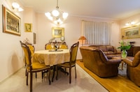Apartment Paco - Three-Bedroom Apartment with Balcony and Sea View