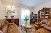 Apartment Paco - Three-Bedroom Apartment with Balcony and Sea View