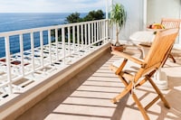Apartment Paco - Three-Bedroom Apartment with Balcony and Sea View