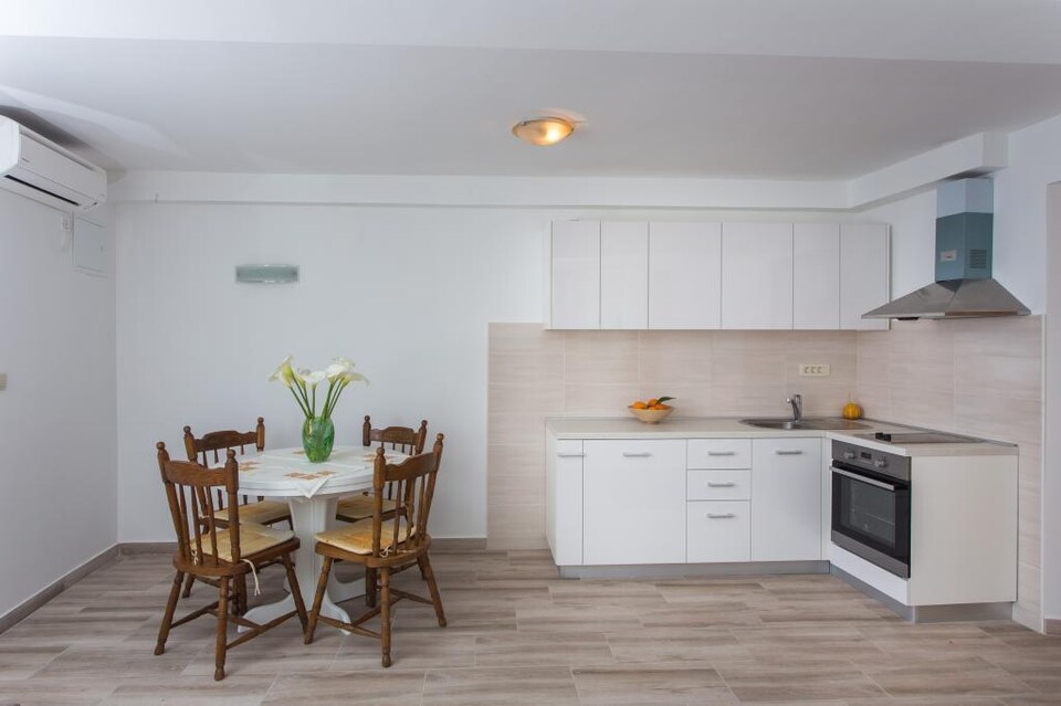 Apartments Anka- Studio Apartment with Balcony, Trsteno