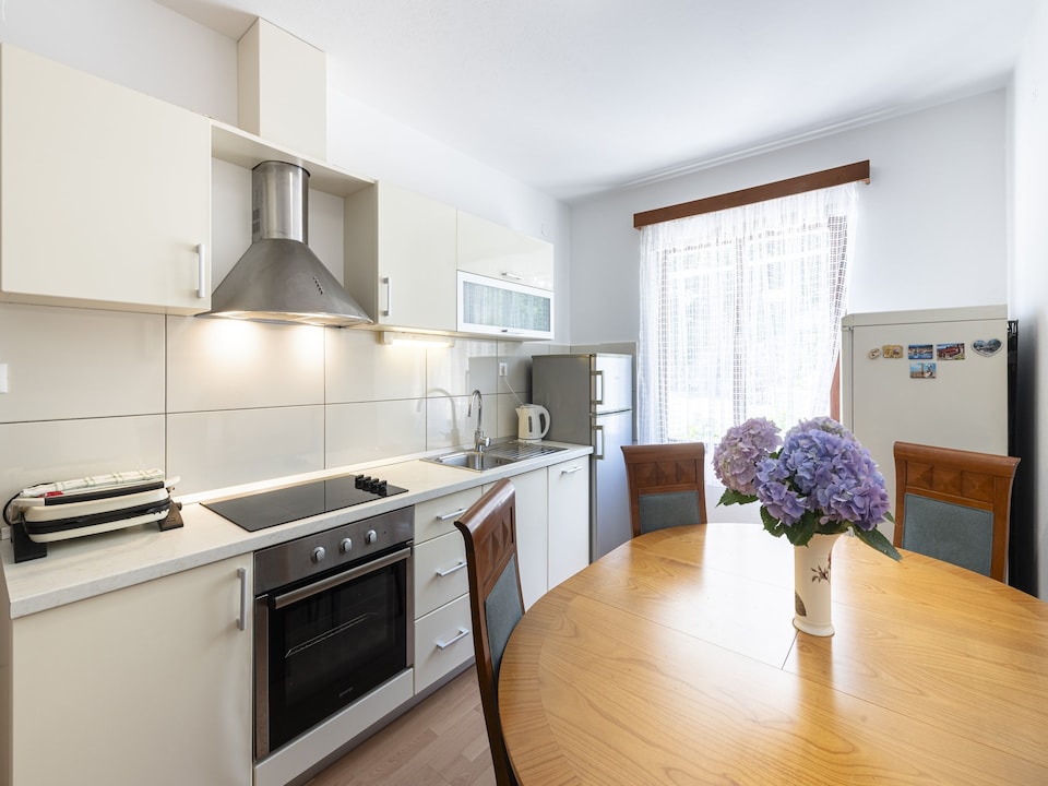 Guest House Rooms Rose - Romantic Double Room with Balcony and Sea View (No.1), Molunat
