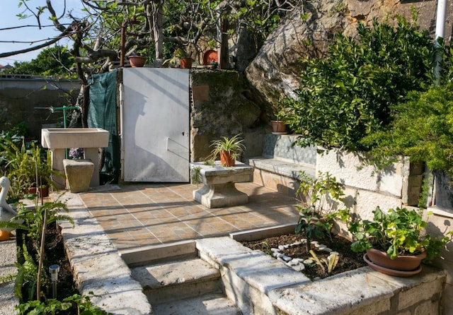 Guest House Kusalo- Studio Apartment with Patio (Studio 1)