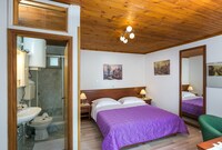 Guest House Kusalo - Comfort Twin or Double Room with Patio (Soba 5)