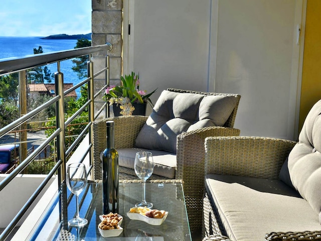 Fancy Apartments Dream - Modern One Bedroom Apartment with Balcony and Sea View ( 3 )