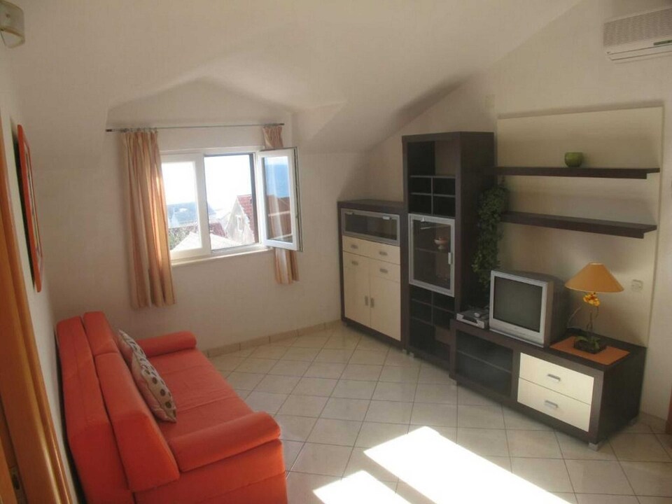 Wohnung in Bol mit Balkon, Bol