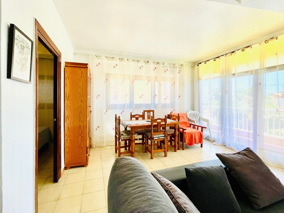 Mountain-View Apartment by Sea, Roquetas de Mar