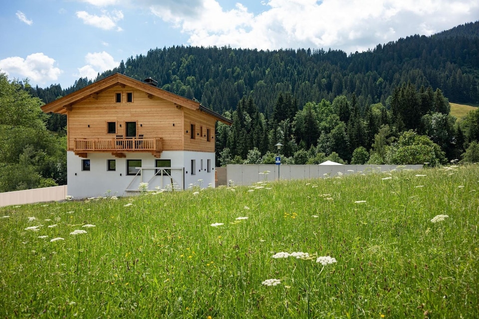 Ferienhaus mit Garten bei Ellmau in Tirol, Prama