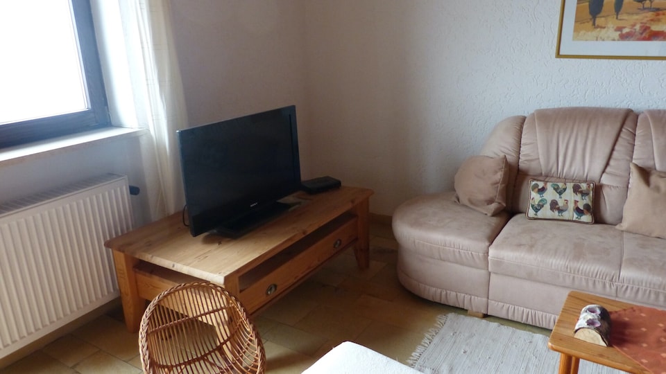 Wohnung in Zenting mit Garten, Zenting
