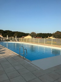 Villa in Les Forges mit Golf und Pool